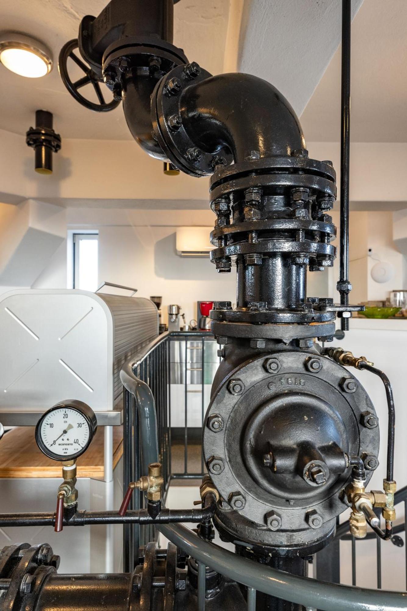 B&B De Tulpentoren Roelofarendsveen Zewnętrze zdjęcie